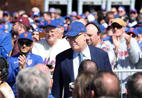 Mets owner Steve Cohen makes his way through the crowd (Credit: Syndication: The Record)