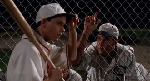 Frank Whaley and Ray Liotta in Field of Dreams (1989).