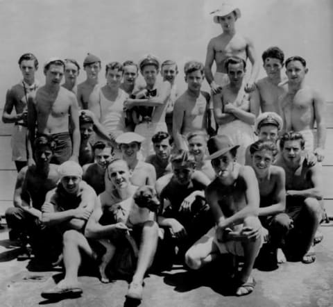 The crewmen of HMS Amethyst, including Simon.