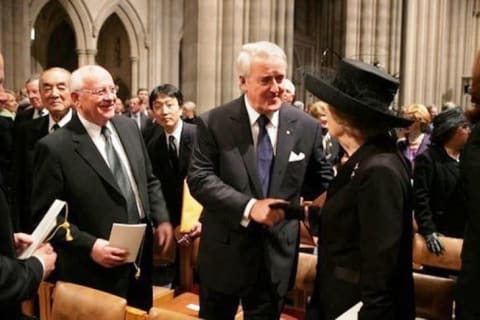 Margaret Thatcher (right) is greeted by former Canadian Prime Minister Brian Mulroney, former Soviet President Mikhail Gorbachev, and former Japanese Prime Minister Yasuhiro Nakasone before the funeral service for former President Ronald Reagan at Washington, D.C.'s National Cathedral.