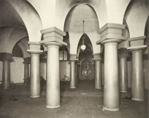 The Capitol Crypt, circa 1900.