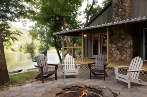 The Cabin on Coney Island can host up to 10 guests.