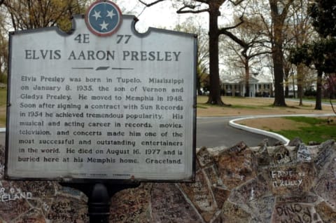 The plaque outside Graceland, which is now a National Historic Landmark.