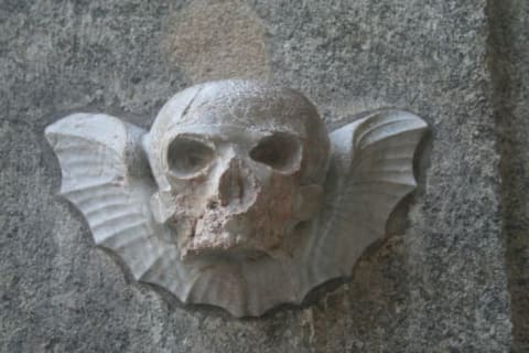 A winged skull at the entrance to the St. Stephen’s Cathedral crypt