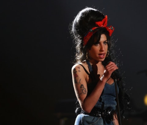 Amy Winehouse performs at the MTV Europe Music Awards at the Olympiahalle on November 1, 2007 in Munich, Germany.