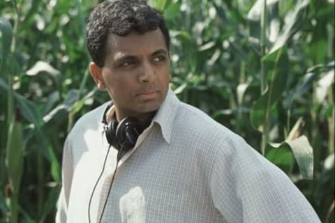 M. Night Shyamalan on the Pennsylvania set of Signs (2002).