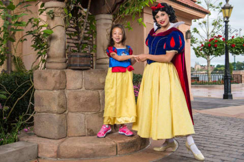 Snow Whites must never encounter each other.