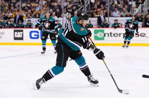 PITTSBURGH, PA – DECEMBER 17: Anaheim Ducks Right Wing Daniel Sprong (11) shoots the puck during the second period in the NHL game between the Pittsburgh Penguins and the Anaheim Ducks on December 17, 2018, at PPG Paints Arena in Pittsburgh, PA. (Photo by Jeanine Leech/Icon Sportswire via Getty Images)