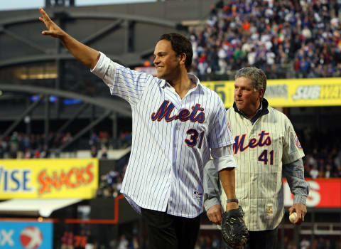 NEW YORK – APRIL 13: Former Mets players Tom Seaver and Mike Piazza greet fans before throwing out the first pitch of the San Diego Padres against the New York Mets during opening day at Citi Field on April 13, 2009 in the Flushing neighborhood of the Queens borough of New York City. This is the first regular season MLB game being played at the new venue which replaced Shea stadium as the Mets home field. (Photo by Jim McIsaac/Getty Images)