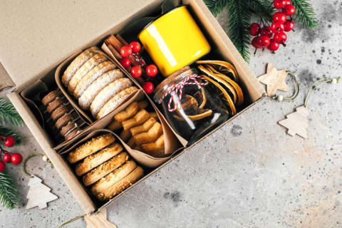 How you pack your holiday cookies matters.