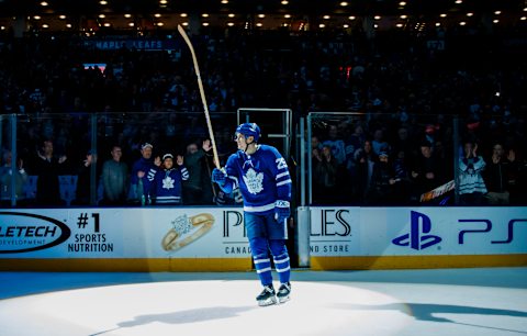 TORONTO, ON – MARCH 28: James van Riemsdyk #25 of the Toronto Maple Leafs salutes the crowd after being named one of the game’s stars against the Florida Panthers at the Air Canada Centre on March 28, 2018 in Toronto, Ontario, Canada. (Photo by Mark Blinch/NHLI via Getty Images)