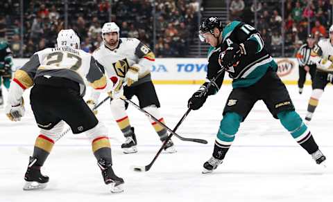 Corey Perry #10 of the Anaheim Ducks (Photo by Yong Teck Lim/Getty Images)