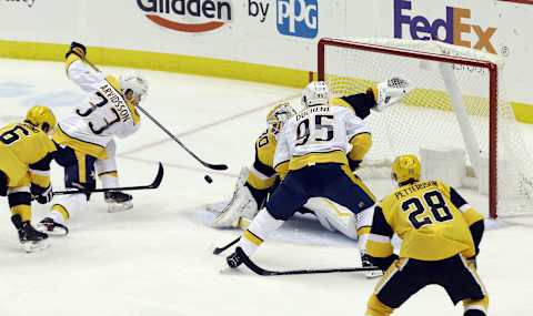 Nashville Predators right wing Viktor Arvidsson (33)  Mandatory Credit: Charles LeClaire-USA TODAY Sports