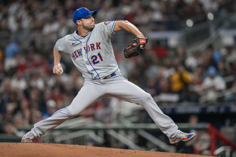 Oct 1, 2022; Cumberland, Georgia, USA; New York Mets starting pitcher Max Scherzer (21) pitches against the Atlanta Braves during the second inning at Truist Park. Mandatory Credit: Dale Zanine-USA TODAY Sports