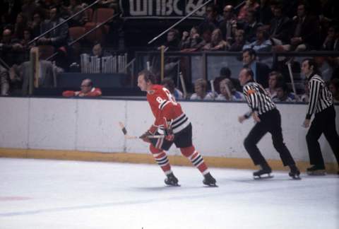 NEW YORK, NY – 1975: Jim Pappin #8 of the Chicago Blackhawks skates on the ice during an NHL game against the New York Rangers circa 1975 at the Madison Square Garden in New York, New York. (Photo by B Bennett/Getty Images)