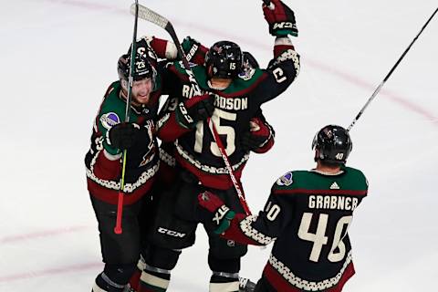 Brad Richardson #15 of the Arizona Coyotes (Photo by Jeff Vinnick/Getty Images)