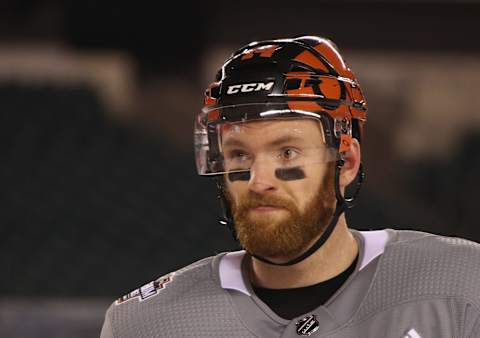 Sean Couturier practicing for the Flyers prior to 2019 Coors Light NHL Stadium Series game. (Photo by Bruce Bennett/Getty Images)