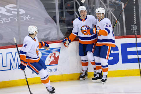 New York Islanders right wing Oliver Wahlstrom (middle). Mandatory Credit: Vincent Carchietta-USA TODAY Sports