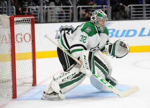 January 19, 2016; Los Angeles, CA, USA; Dallas Stars goalie Kari Lehtonen (32) defends the goal against Los Angeles Kings during the second period at Staples Center. Mandatory Credit: Gary A. Vasquez-USA TODAY Sports