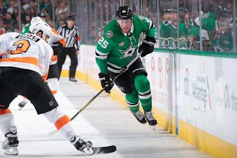 DALLAS, TX – MARCH 27: Brett Ritchie #25 of the Dallas Stars skates against the Philadelphia Flyers at the American Airlines Center on March 27, 2018 in Dallas, Texas. (Photo by Glenn James/NHLI via Getty Images)