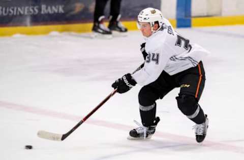 ANAHEIM, CA – SEPTEMBER 06: Left center Sam Steel #34 of the Anaheim Ducks moves down the ice during the Anaheim Ducks Rookie Camp at Anaheim ICE in Anaheim on Thursday, September 6, 2018. (Photo by Leonard Ortiz/Digital First Media/Orange County Register via Getty Images)