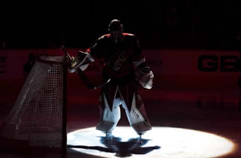 GLENDALE, ARIZONA – OCTOBER 30: Antti Raanta #32 of the Arizona Coyotes prepares for a game against the Montreal Canadiens at Gila River Arena on October 30, 2019 in Glendale, Arizona. (Photo by Norm Hall/NHLI via Getty Images)