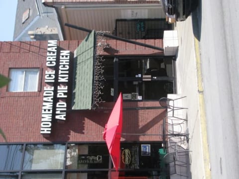 The exterior of Homemade Ice Cream and Pie Kitchen in Louisville, Kentucky.