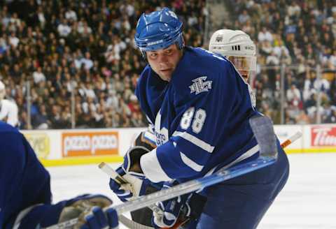 Eric Lindros #88 of the Toronto Maple Leafs   (Photo By Dave Sandford/Getty Images)