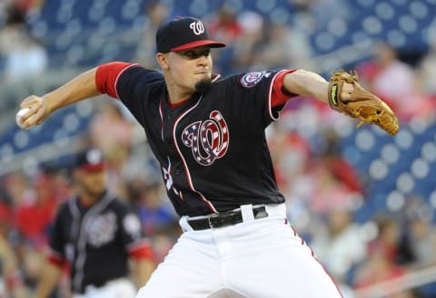 Sep 5, 2016; Washington, DC, USA; Washington Nationals relief pitcher Koda Glover (32) throws to the Atlanta Braves during the eighth inning at Nationals Park. Mandatory Credit: Brad Mills-USA TODAY Sports