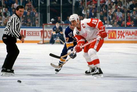 NHL, Steve Yzerman (Photo by Focus on Sport/Getty Images)