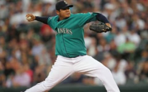 SEATTLE – SEPTEMBER 12: Starting pitcher Felix Hernandez #34 of the Seattle Mariners pitches against the New York Yankees at Safeco Field on September 12, 2011 in Seattle, Washington. (Photo by Otto Greule Jr/Getty Images)