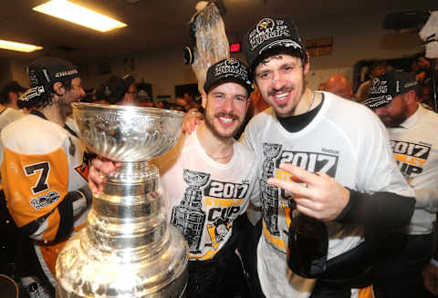 NASHVILLE, TN – JUNE 11: (L-R) Sidney Crosby #87 and Evgeni Malkin #71 of the Pittsburgh Penguins  . (Photo by Dave Sandford – Pool/Getty Images)