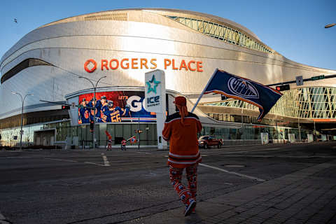 EDMONTON, AB – JANUARY 16: Edmonton Oilers cheer outside the arena before the game between the Edmonton Oilers and the Montreal Canadiens at Rogers Place on January 16, 2021 in Edmonton, Canada. (Photo by Codie McLachlan/Getty Images)