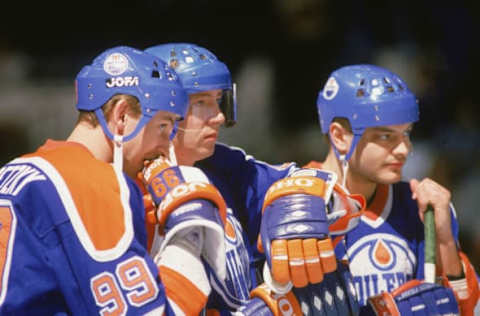 Esa Tikkanen #10, Edmonton Oilers (Photo by Bruce Bennett Studios via Getty Images Studios/Getty Images)