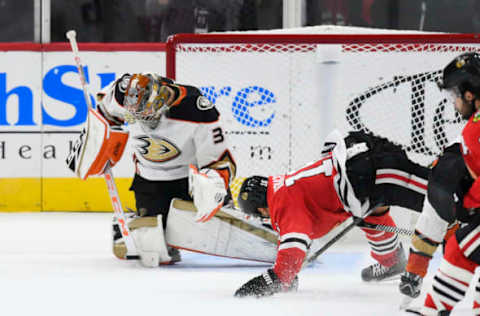 CHICAGO, IL – OCTOBER 23: Anaheim Ducks goaltender John Gibson (36) blocks a shot in the 3rd period of game action during an NHL game between the Chicago Blackhawks and the Anaheim Ducks on October 23, 2018, at the United Center in Chicago, Illinois. (Photo by Robin Alam/Icon Sportswire via Getty Images)