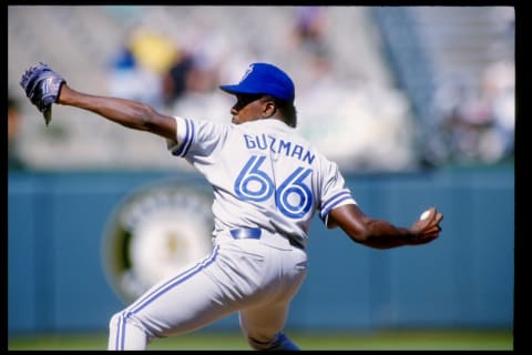 Juan Guzman, Toronto Blue Jays. Mandatory Credit: Otto Greule /Allsport