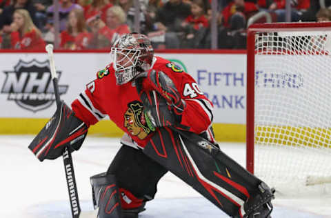 CHICAGO, ILLINOIS – DECEMBER 27: Robin Lehner #40 of the Chicago Blackhawks follows the action against the New York Islanders at the United Center on December 27, 2019 in Chicago, Illinois. (Photo by Jonathan Daniel/Getty Images)