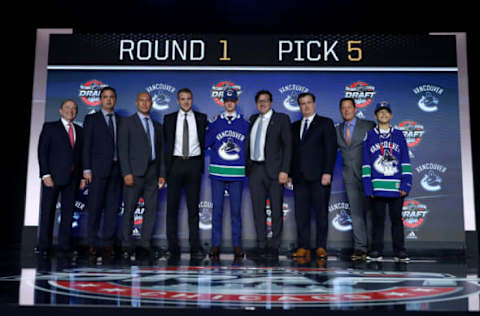 CHICAGO, IL – JUNE 23: Elias Pettersson poses for photos after being selected fifth overall by the Vancouver Canucks during the 2017 NHL Draft at the United Center on June 23, 2017 in Chicago, Illinois. (Photo by Bruce Bennett/Getty Images)