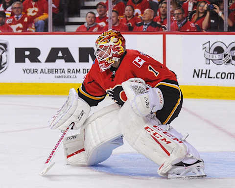 Brian Elliott #1 of the Calgary Flames in action against the Anaheim Ducks . (Photo by Derek Leung/Getty Images)