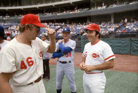 Johnny Bench (right) with Jim Maloney prior to a 1975 game against the Los Angeles Dodgers. (Photo by Focus on Sport/Getty Images)