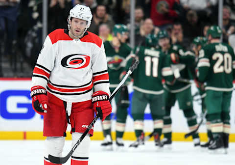 ST. PAUL, MN – MARCH 06: A dejected Carolina Hurricanes Right Wing Lee Stempniak (21) heads to the bench after Minnesota Wild Left Wing Zach Parise’s (11) 2nd period goal during a NHL game between the Minnesota Wild and Carolina Hurricanes on March 6, 2018 at Xcel Energy Center in St. Paul, MN. The Wild defeated the Hurricanes 6-2. (Photo by Nick Wosika/Icon Sportswire via Getty Images)