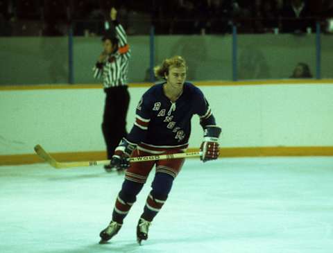 1976: Rick Middleton #12 of the New York Rangers skates on the ice during an NHL game circa 1976. (Photo by B Bennett/Getty Images)