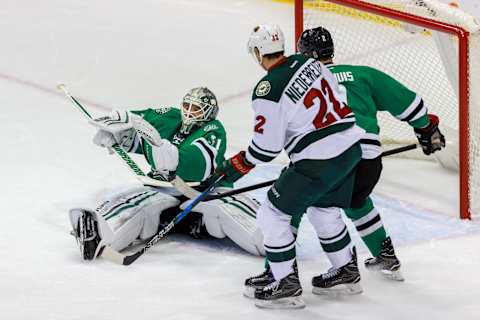 DALLAS, TX – NOVEMBER 21: Dallas Stars Goalie Antti Niemi (31) makes a glove save during the NHL game between the Minnesota Wild and Dallas Stars on November 21, 2016, at the American Airlines Center in Dallas, TX. (Photo by Andrew Dieb/Icon Sportswire via Getty Images)