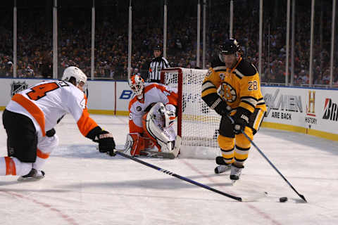 Mark Recchi playing against the Flyers as a member of the Bruins during the 2010 Winter Classic. (Photo by Jim McIsaac/Getty Images)