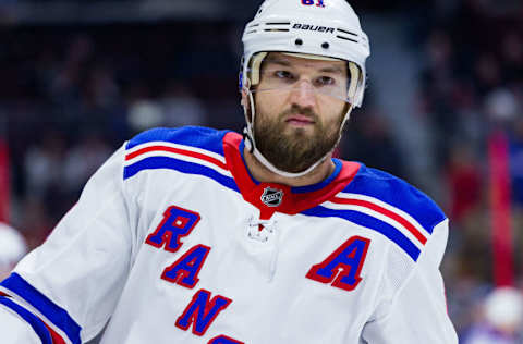 OTTAWA, ON – FEBRUARY 17: New York Rangers Left Wing Rick Nash (61) participates in drills during warm-up before National Hockey League action between the New York Rangers and Ottawa Senators on February 17, 2018, at Canadian Tire Centre in Ottawa, ON, Canada. (Photo by Richard A. Whittaker/Icon Sportswire via Getty Images)