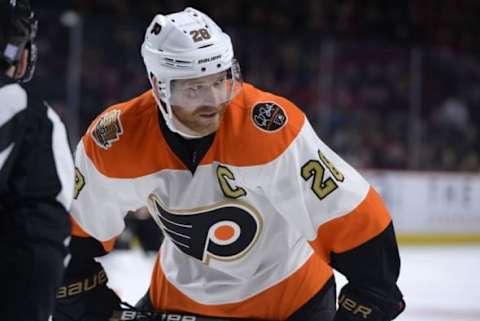 Nov 5, 2016; Montreal, Quebec, CAN; Philadelphia Flyers forward Claude Giroux (28) prepares for a faceoff against the Montreal Canadiens during the third period at the Bell Centre. Mandatory Credit: Eric Bolte-USA TODAY Sports