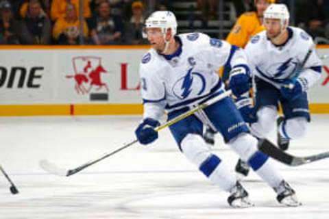 NASHVILLE, TENNESSEE – NOVEMBER 19: Steven Stamkos #91 of the Tampa Bay Lightning plays against the Nashville Predators during the third period at Bridgestone Arena on November 19, 2018 in Nashville, Tennessee. (Photo by Frederick Breedon/Getty Images)