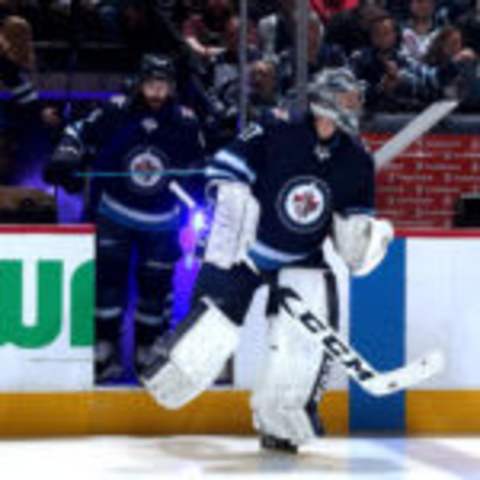 WINNIPEG, MB – FEBRUARY 18: Goaltender Connor Hellebuyck