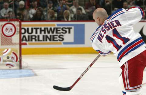 ST. PAUL, MN – FEBRUARY 7: Eastern Conference All Star Mark Messier