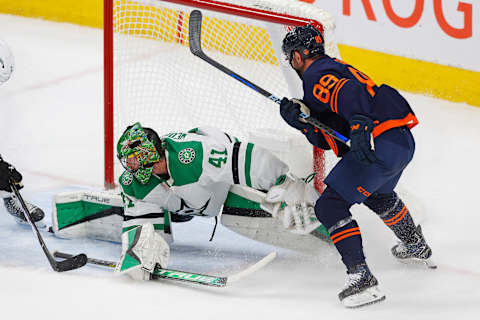 Nov 2, 2023; Edmonton, Alberta, CAN; Edmonton Oilers forward Sam Gagner (89) scores his second goal of the game against Dallas Stars goaltender Scott Wedgewood (41) during the third period at Rogers Place. Mandatory Credit: Perry Nelson-USA TODAY Sports